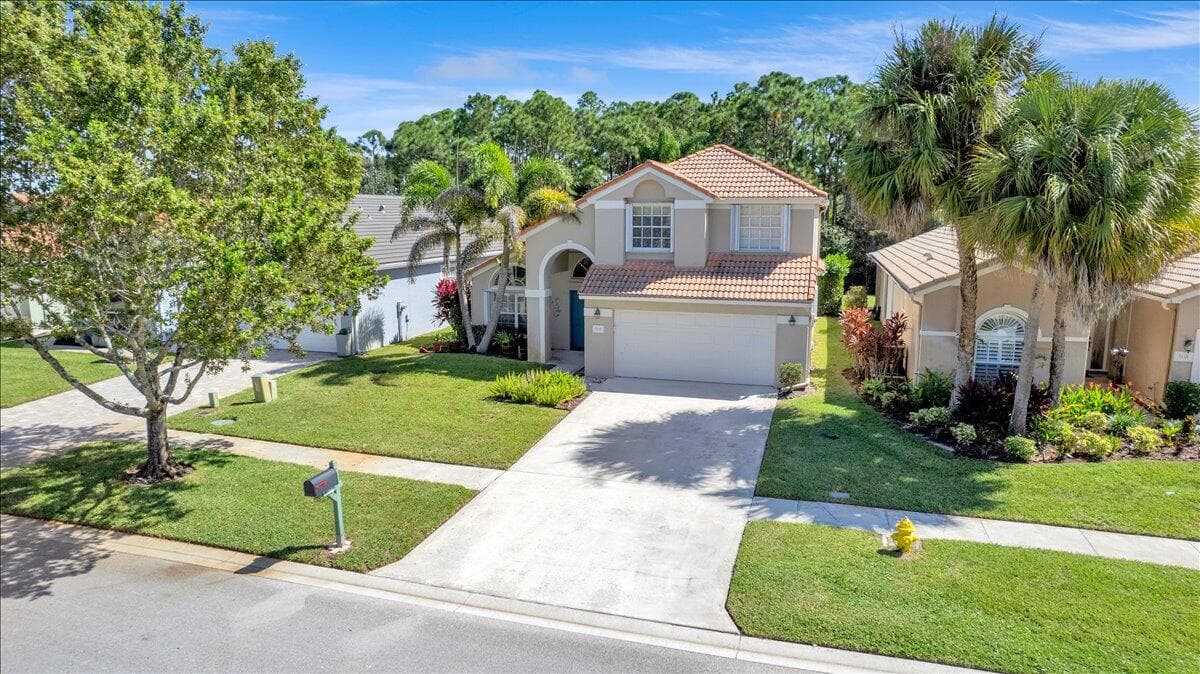 7119 SE Twin Oaks Circle
