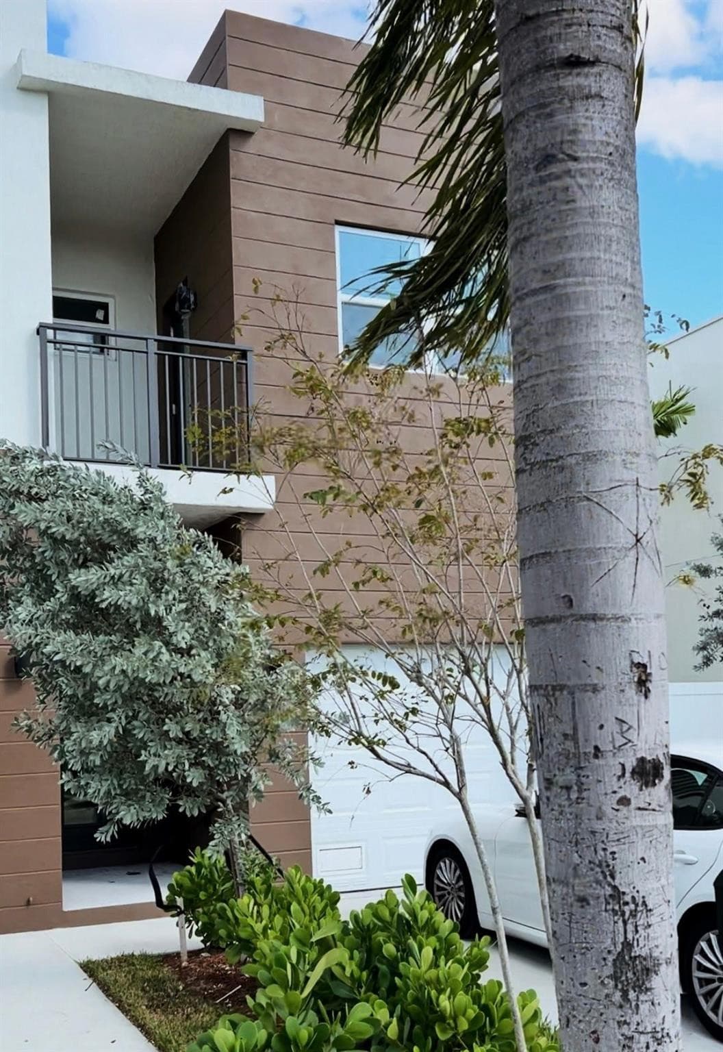 480 NW 27TH Avenue