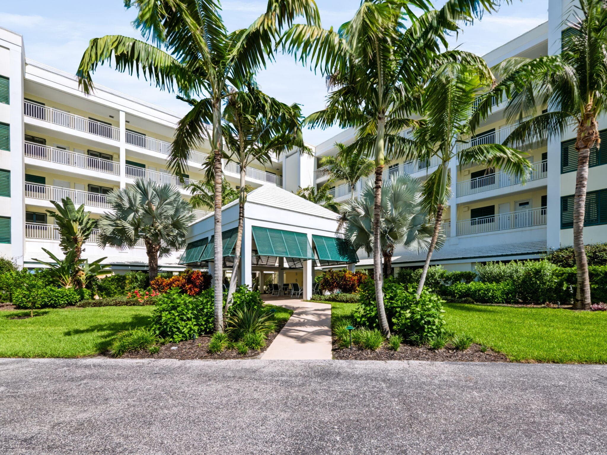 529 NE Plantation Road #105