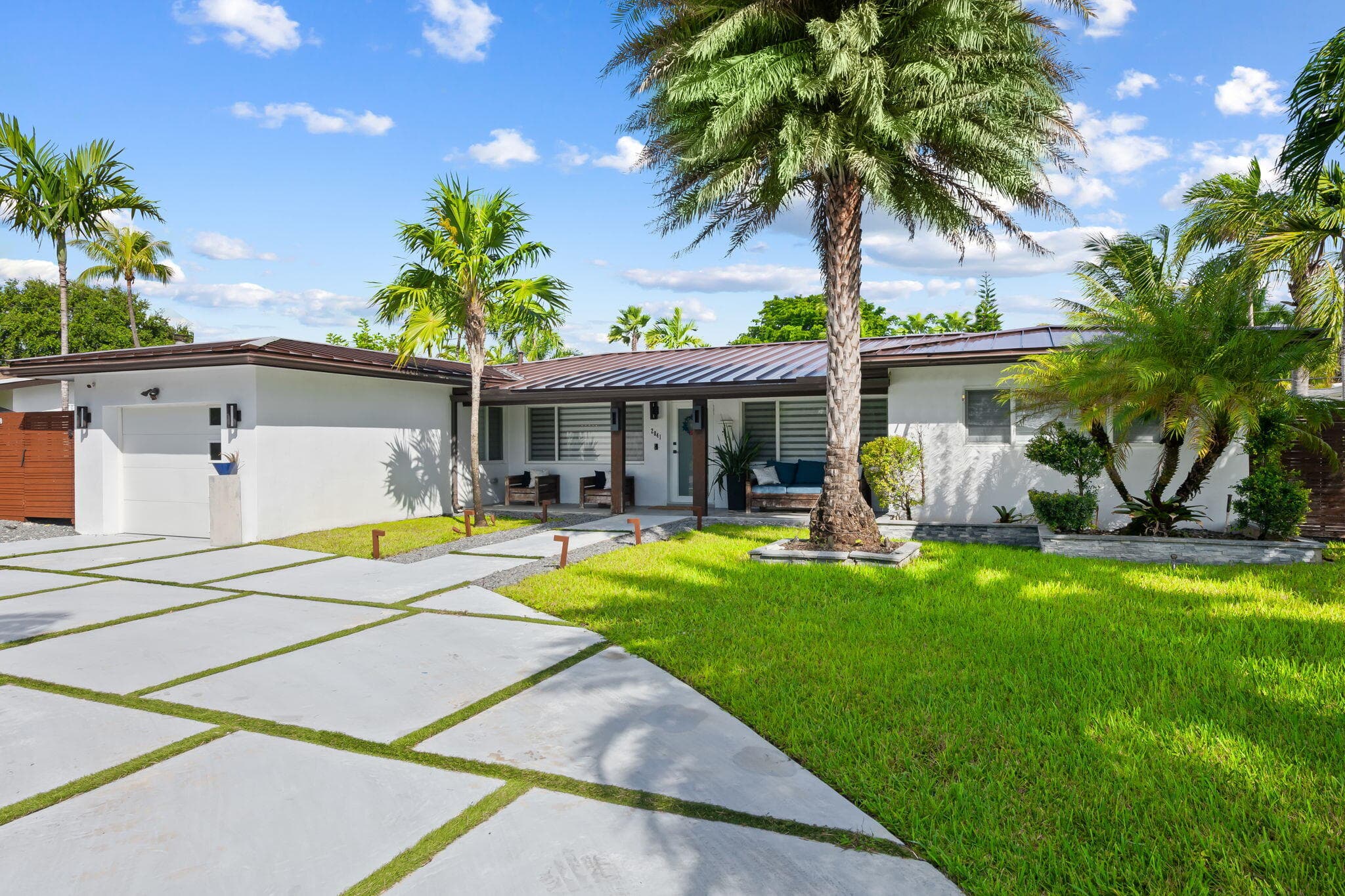2041 NE 52ND Street