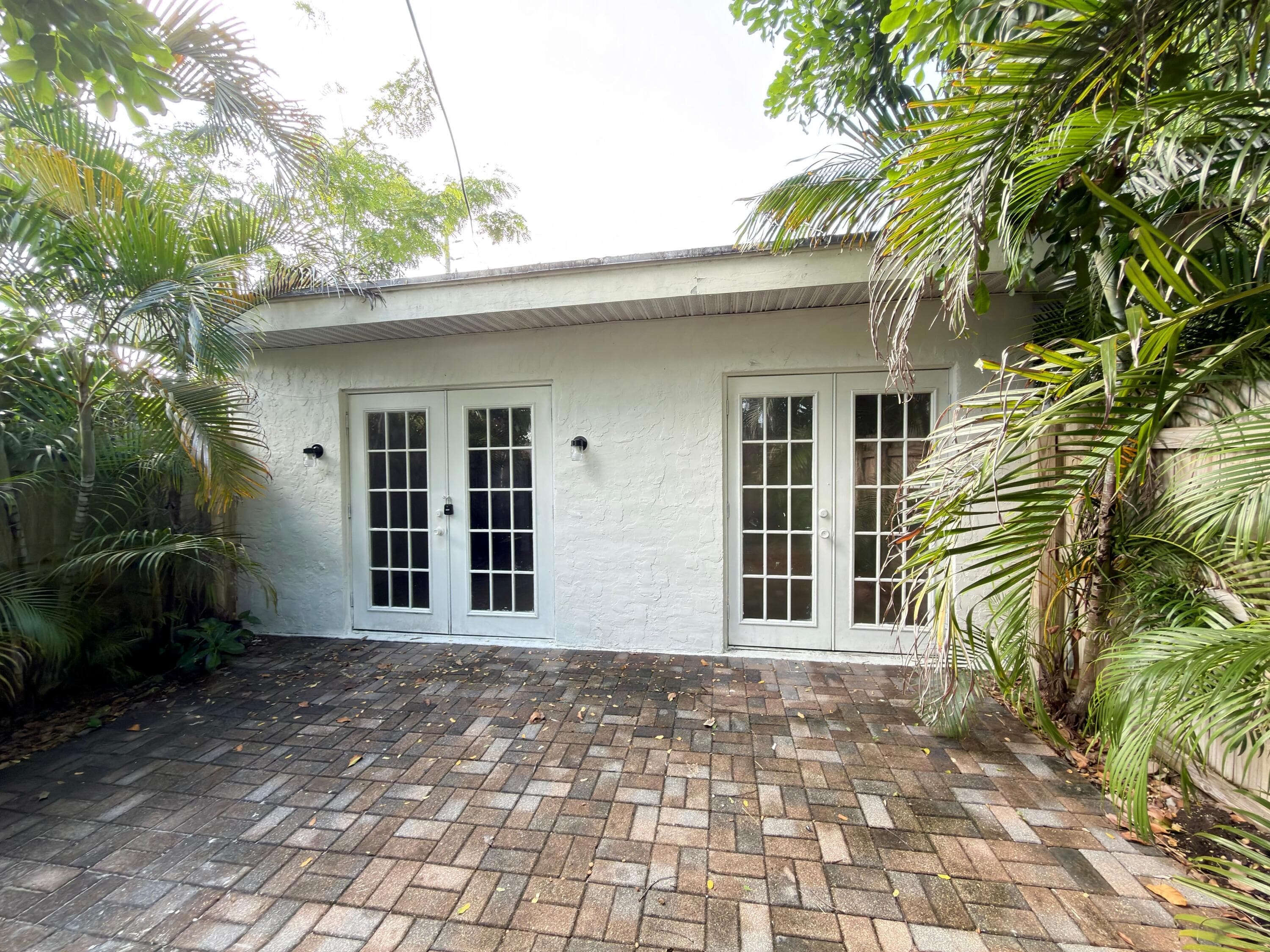 411 MADDOCK Street #B