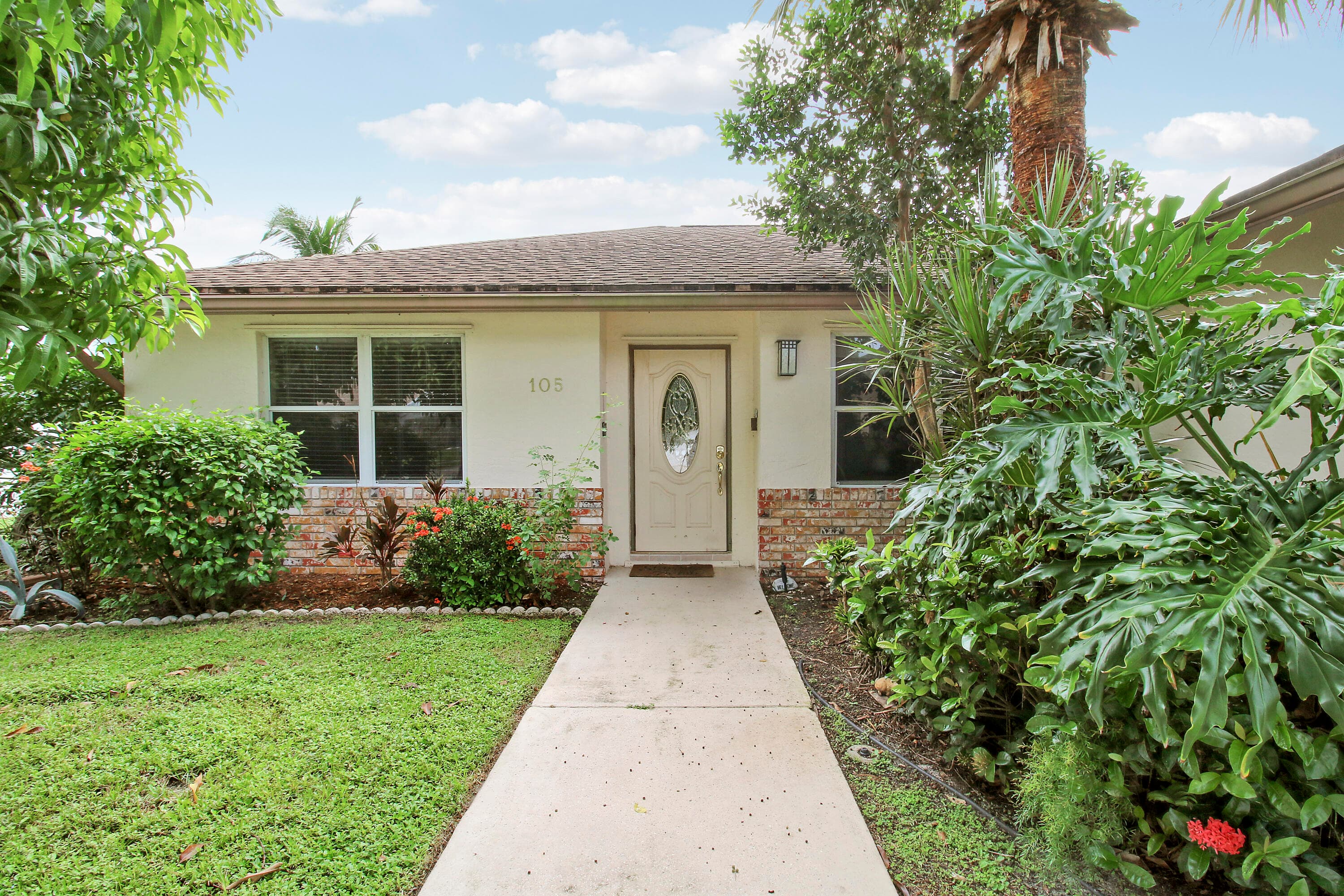 105 Raintree Trail