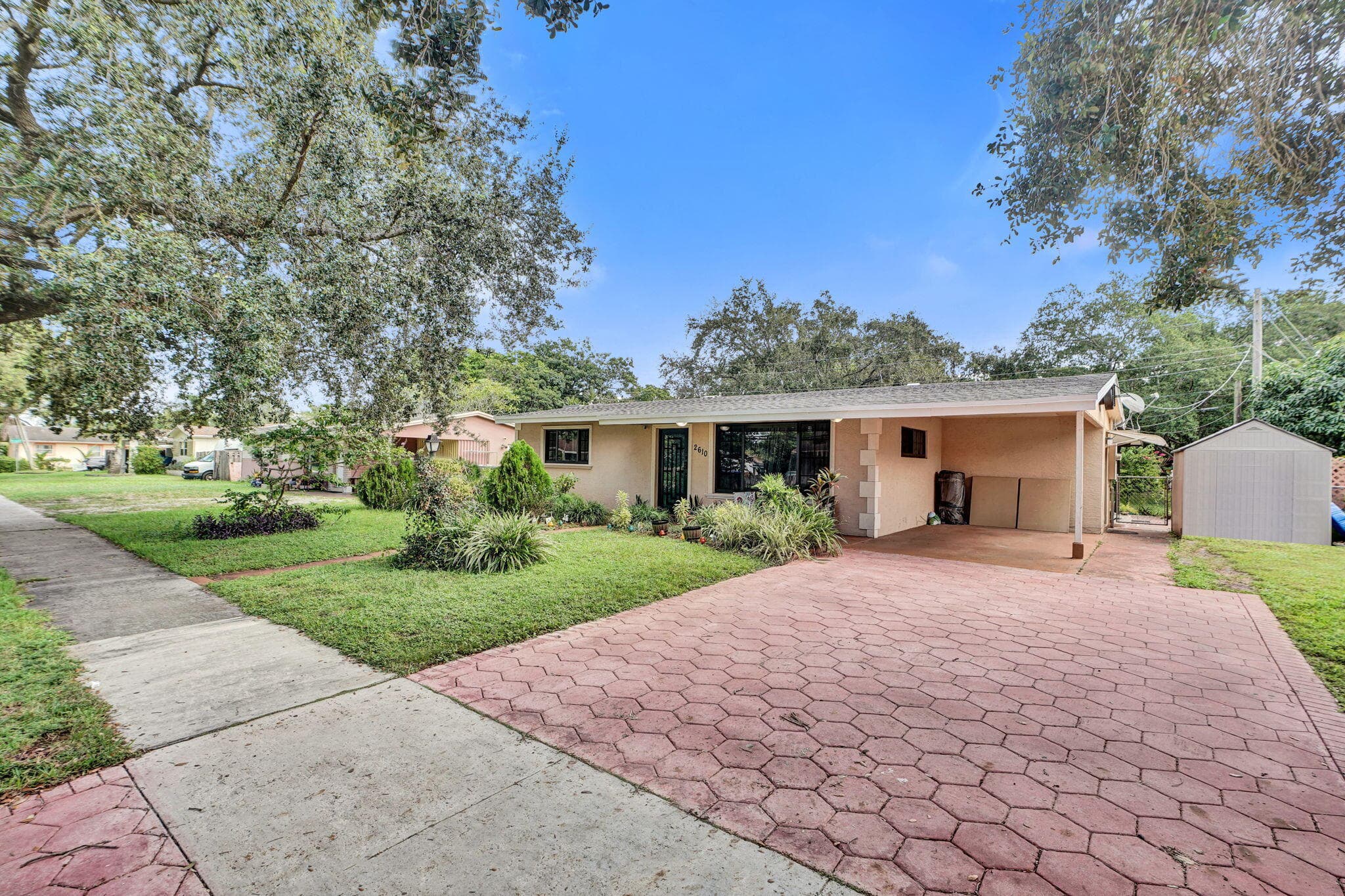 2610 NW 74TH Avenue
