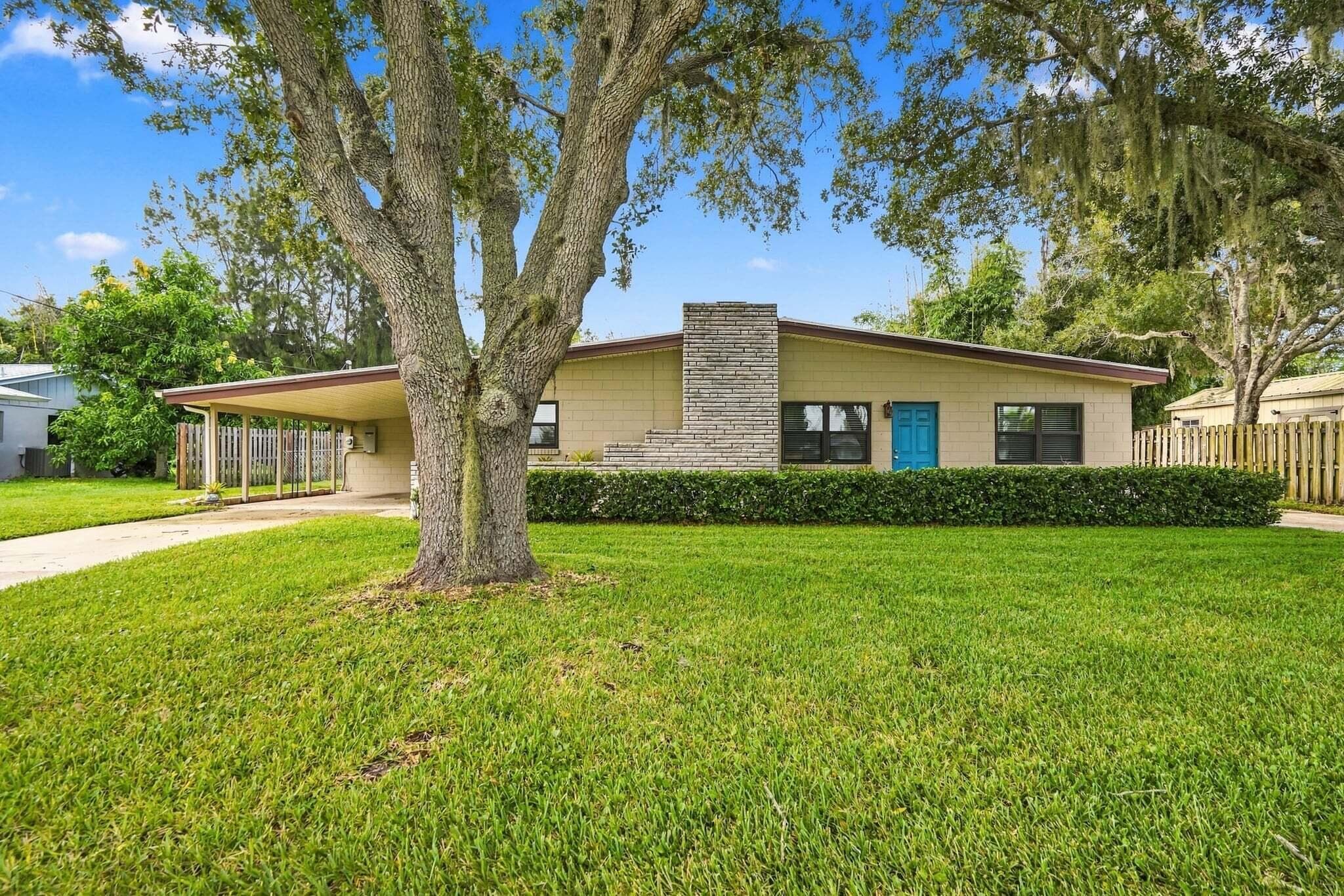 336 CHAMBERLAIN Boulevard
