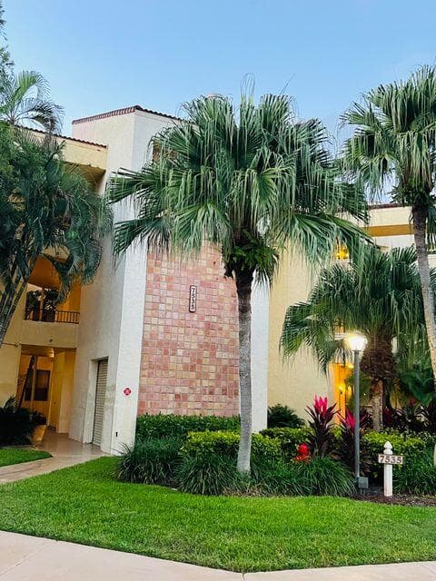 7535 La Paz Boulevard #307