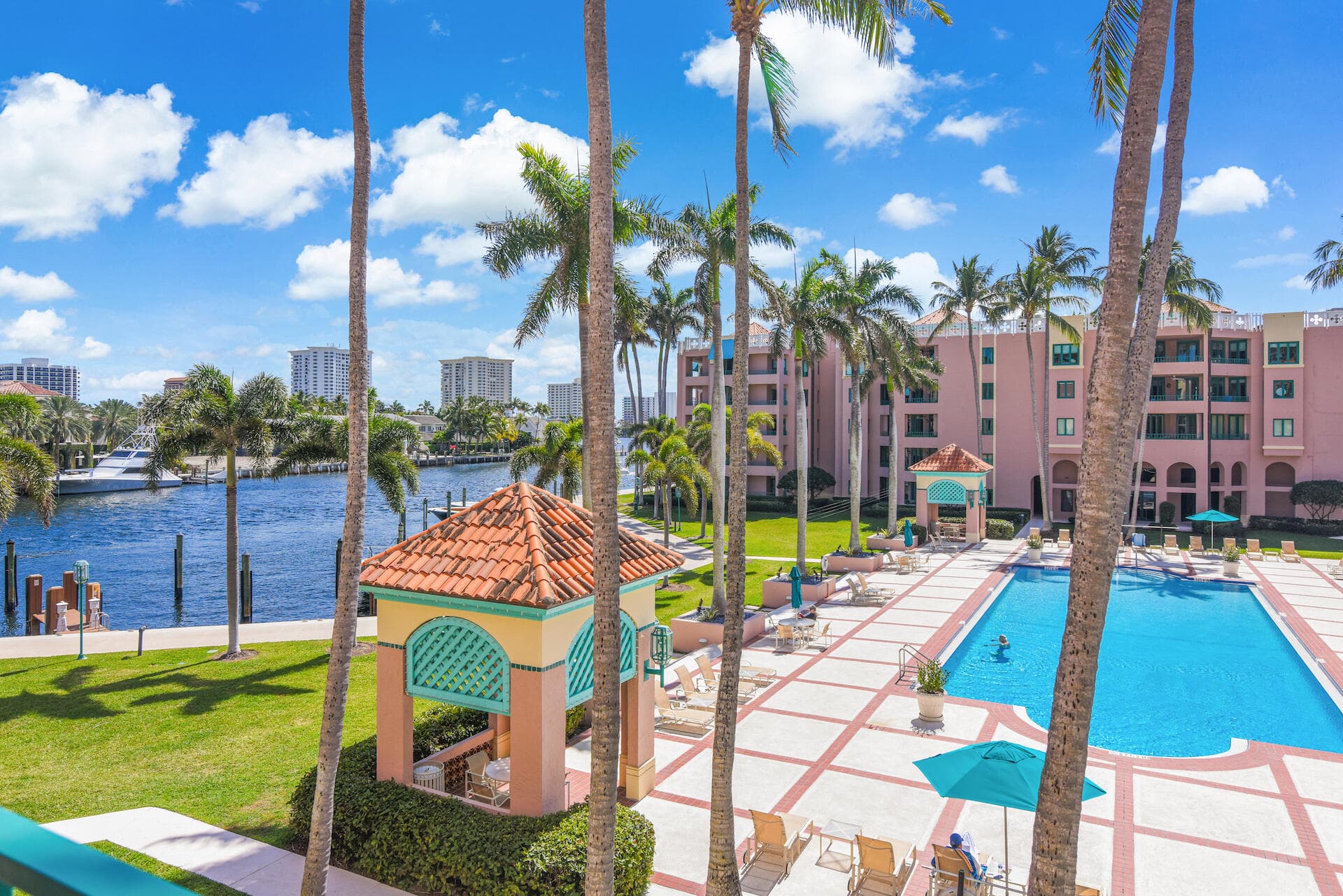 100 SE 5th Avenue #305
