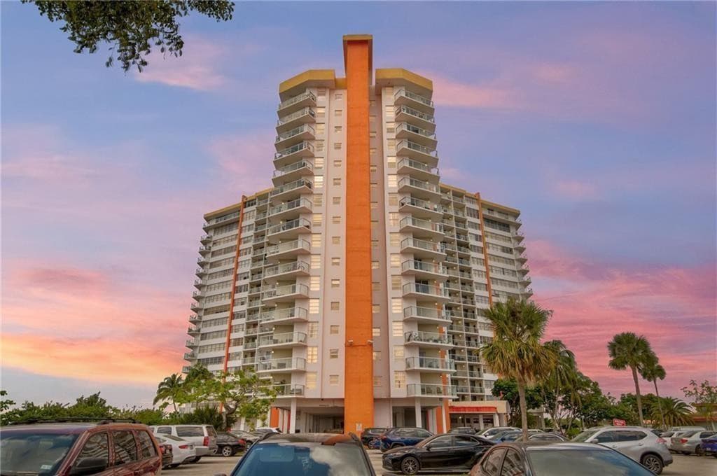 1301 NE Miami Gardens Drive #1721w