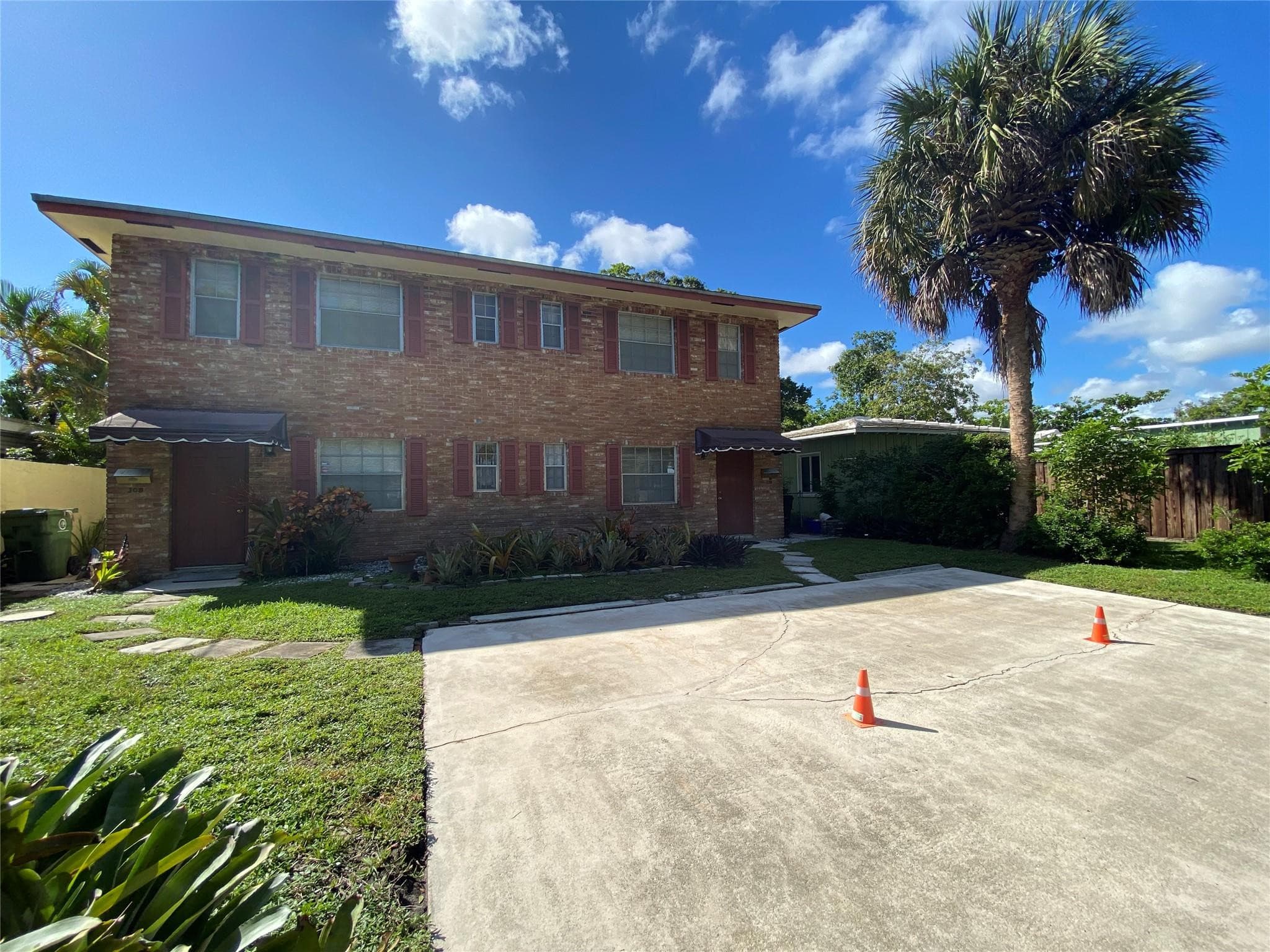 310 SW 11th Court