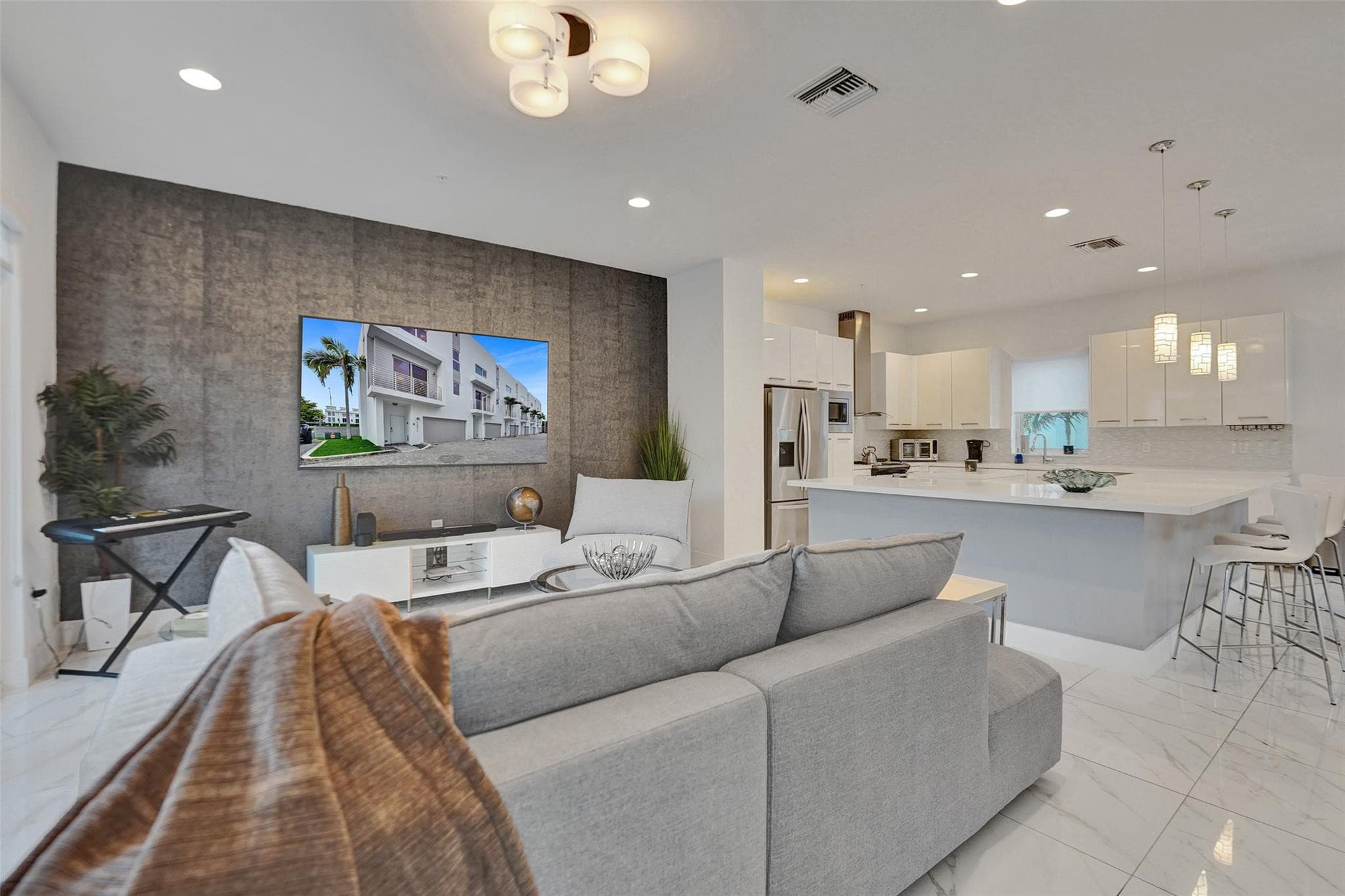1371 N Ocean Boulevard