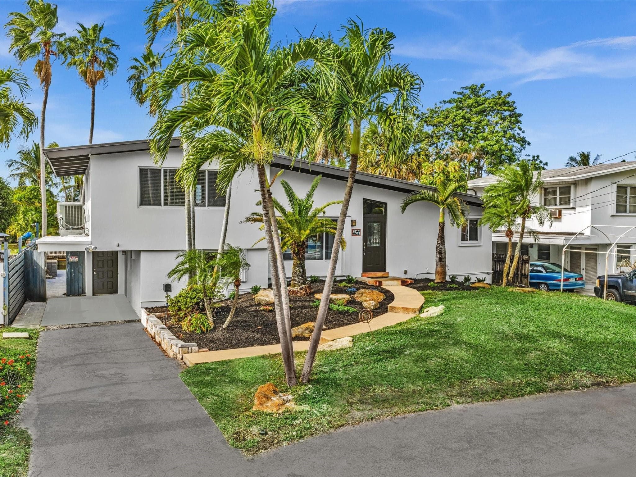 2507 Okeechobee Lane