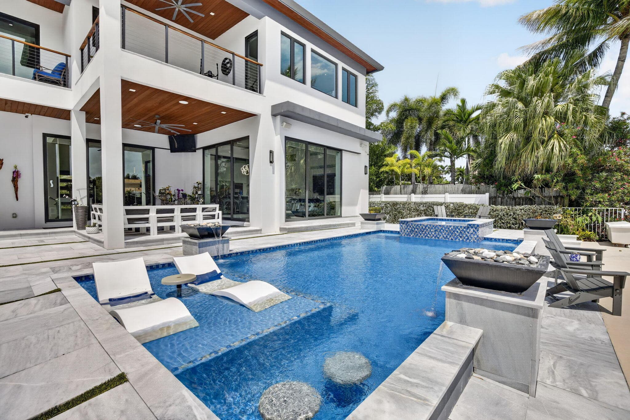 334 Isle Of Capri Drive