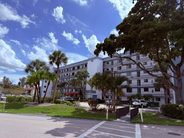 7770 Tahiti Lane #405