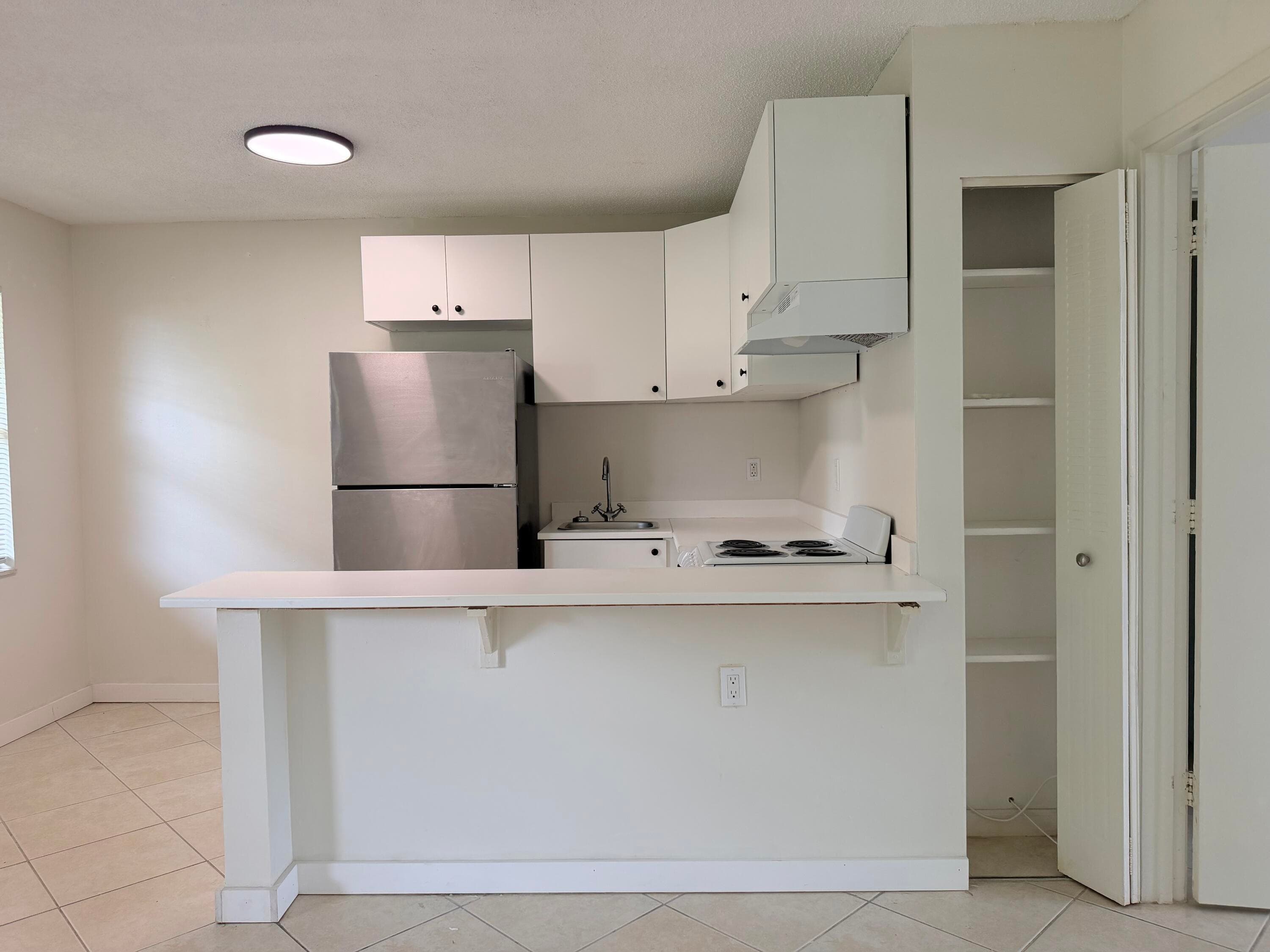 5174 NE 6th Avenue #526