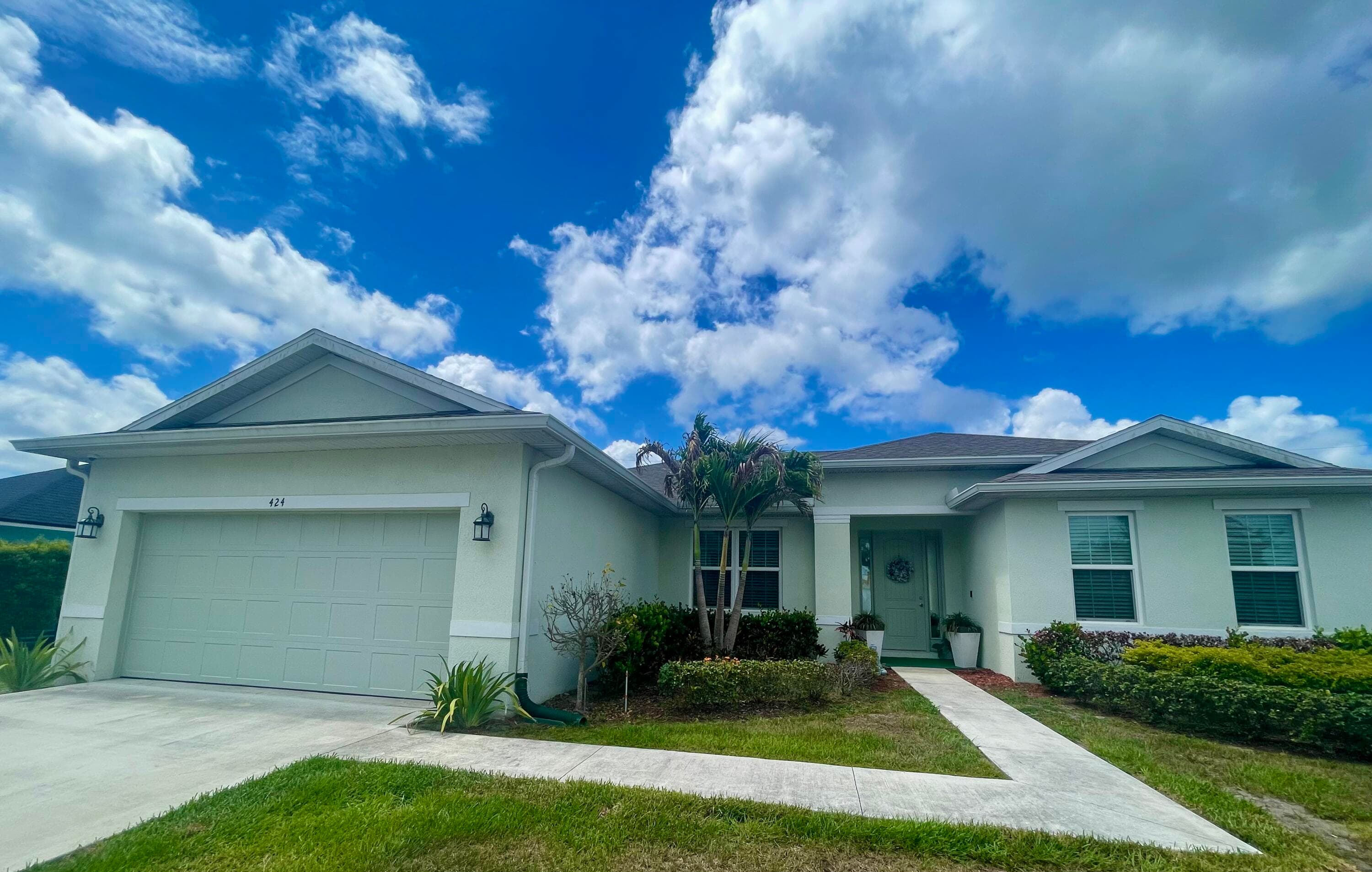 424 SW Ridgecrest Drive