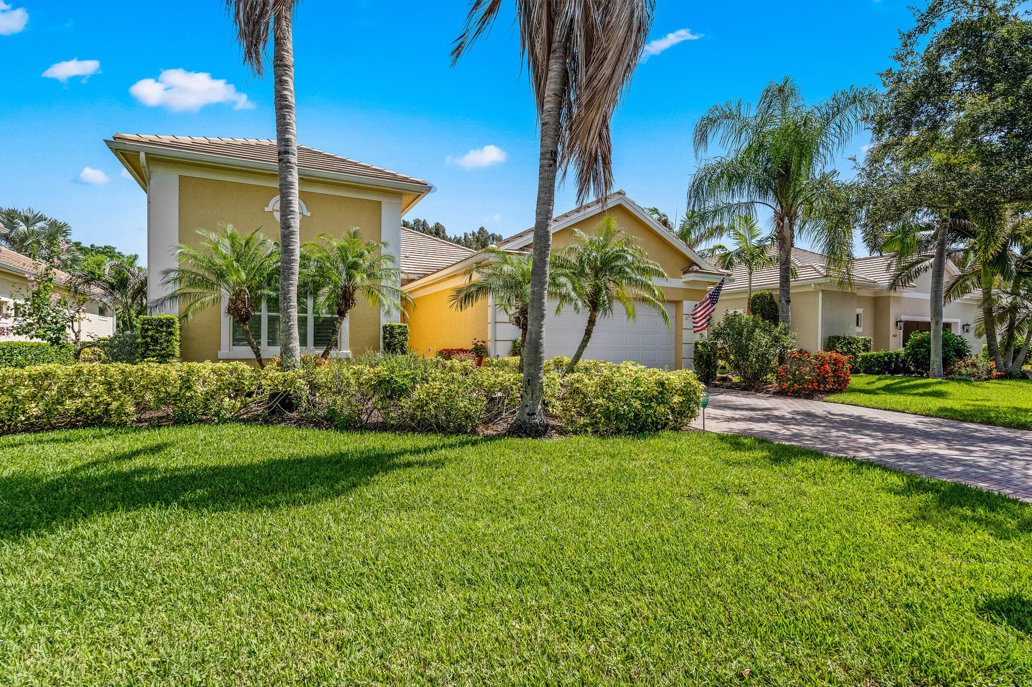 1065 RIVER WIND Circle