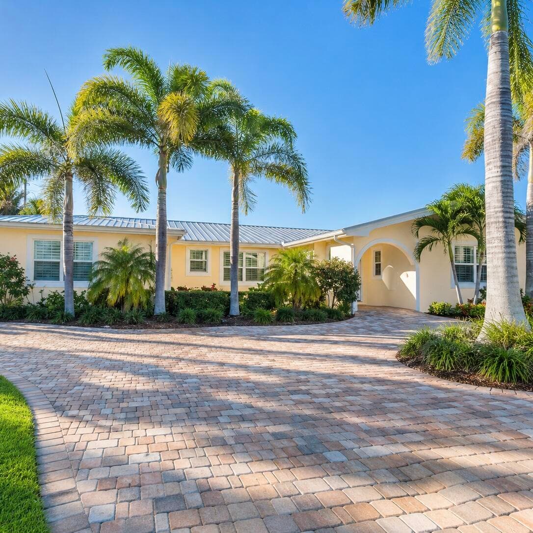 1023 NW SPRUCE RIDGE Drive