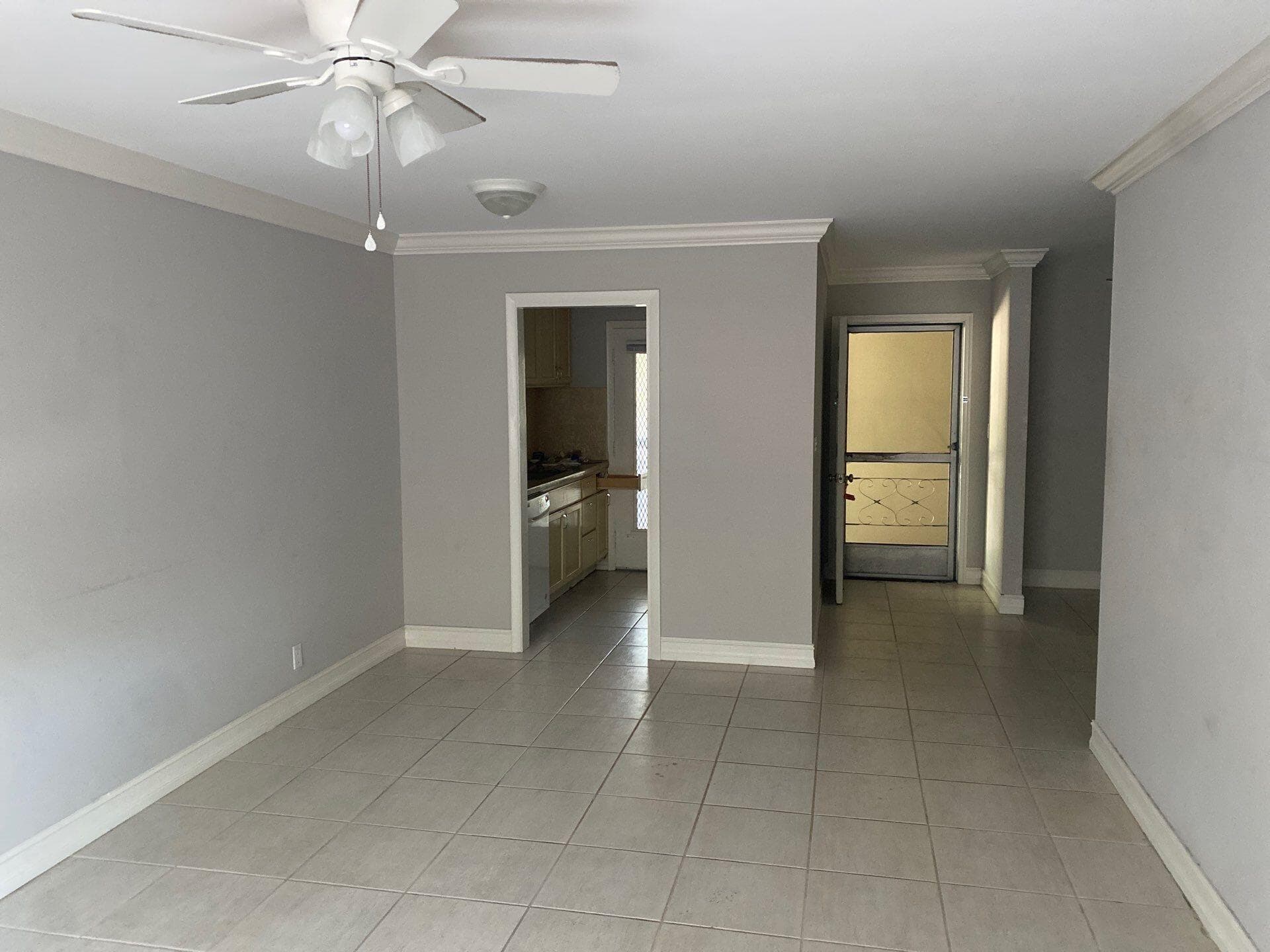 1150 E SAMPLE Road #207