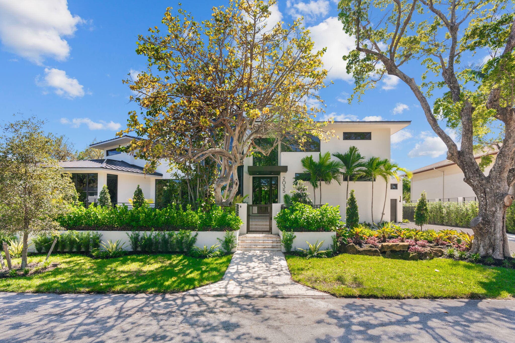 2035 Intracoastal Drive